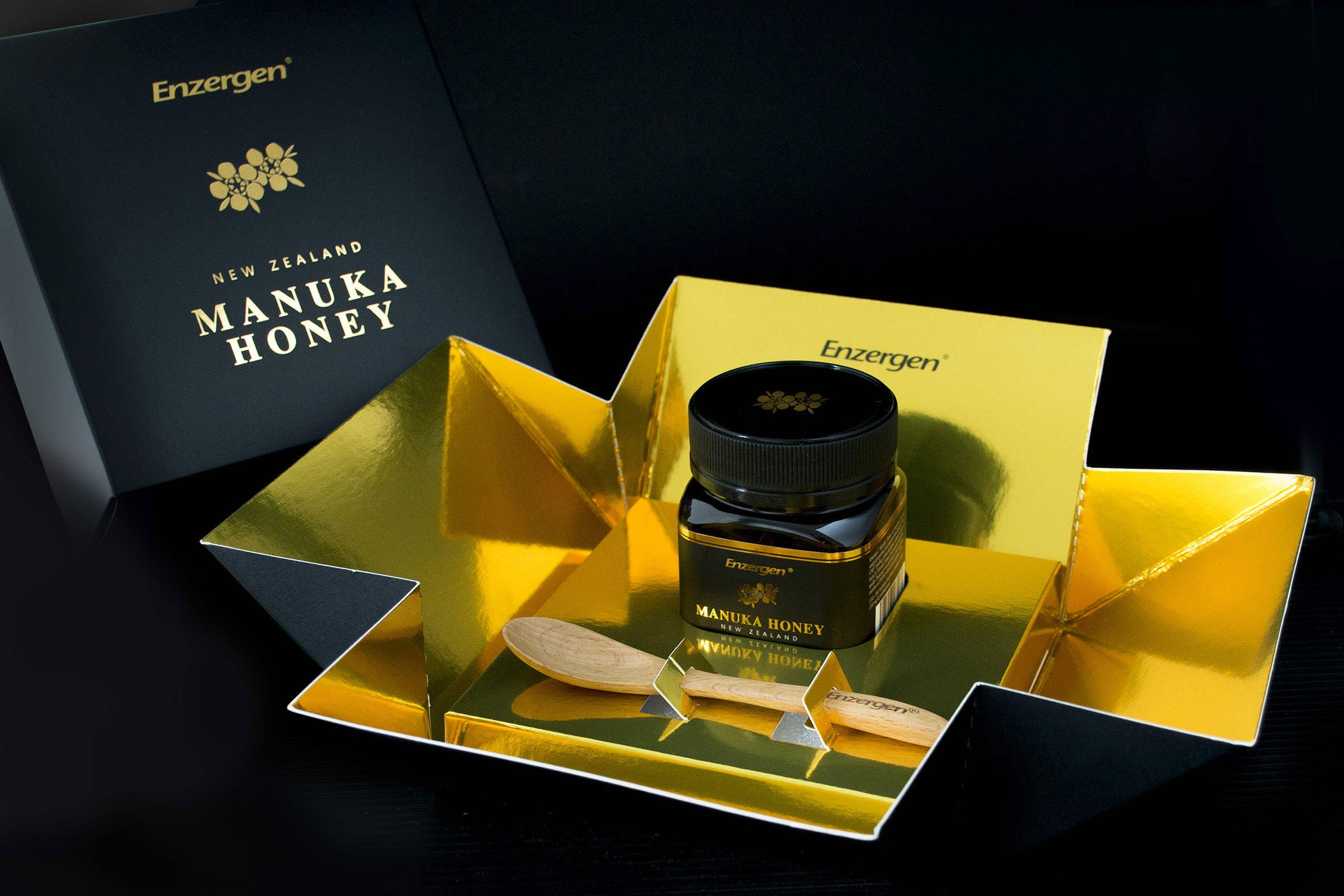 Product image of Manuka Honey UMF® 26+ from KiwiCorp – ultra-potent New Zealand honey for immune health.